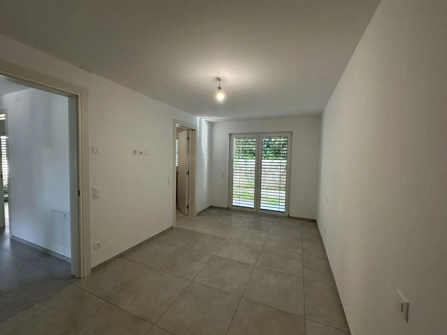Neue und moderne 3,5-Zimmer-Wohnung mit privatem Garten und t... - Foto 6 von 14