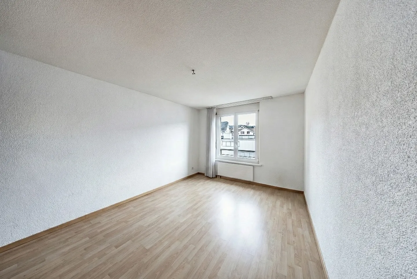 Comfortable living in an ideal location - Photo 6 of 8