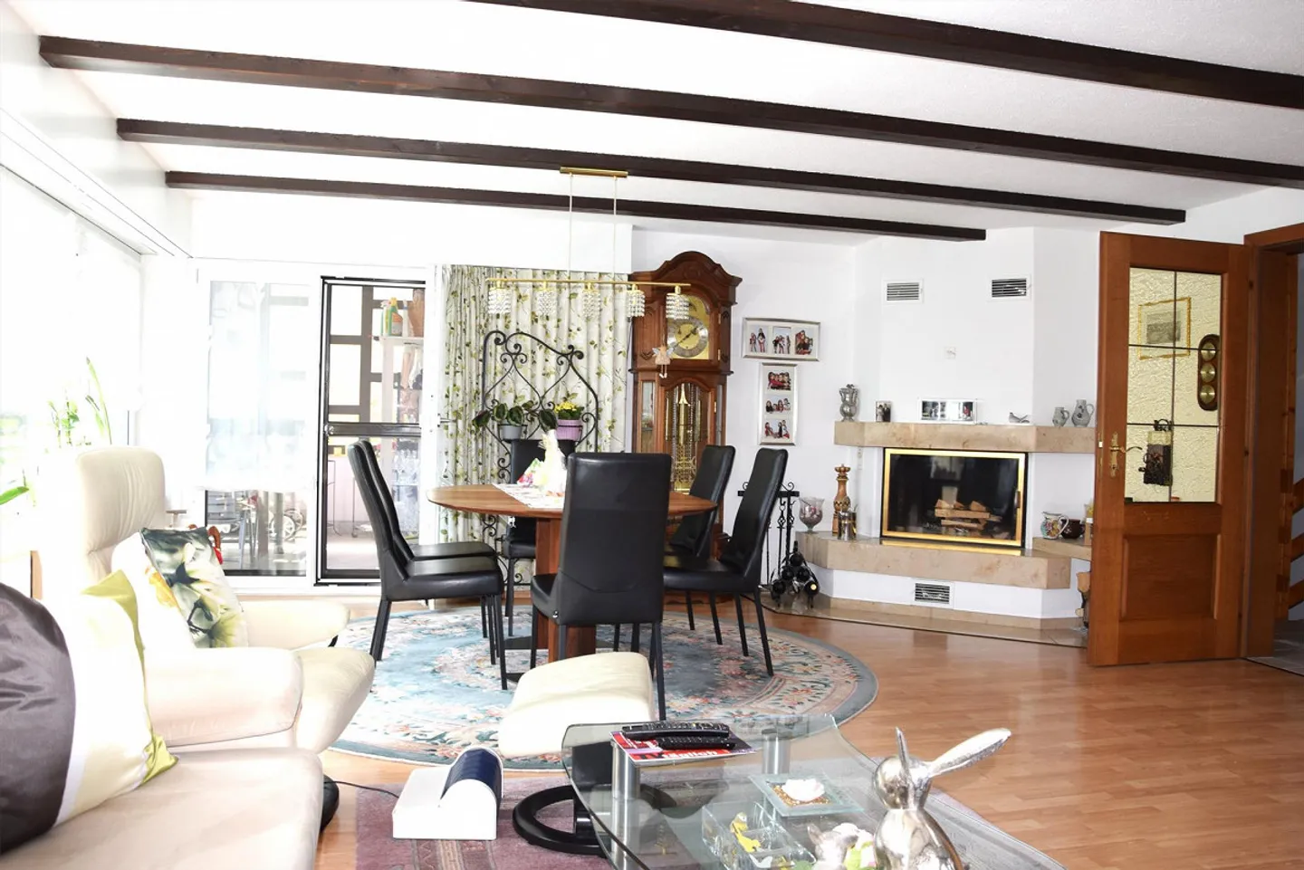 Detached single-family house with winter garden and two garages - Photo 10 of 15