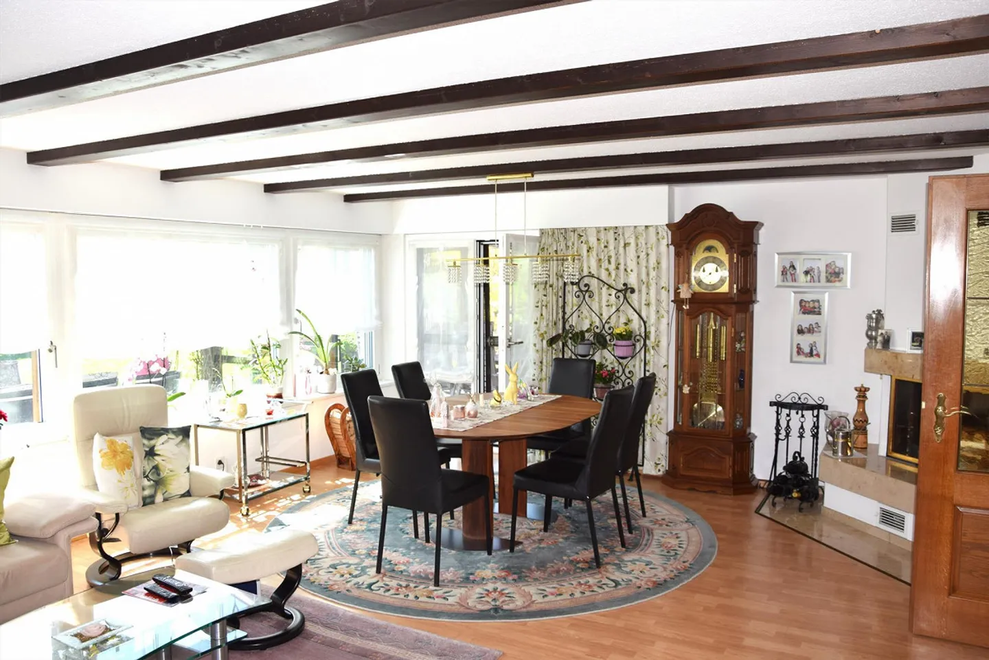 Detached single-family house with winter garden and two garages - Photo 11 of 15