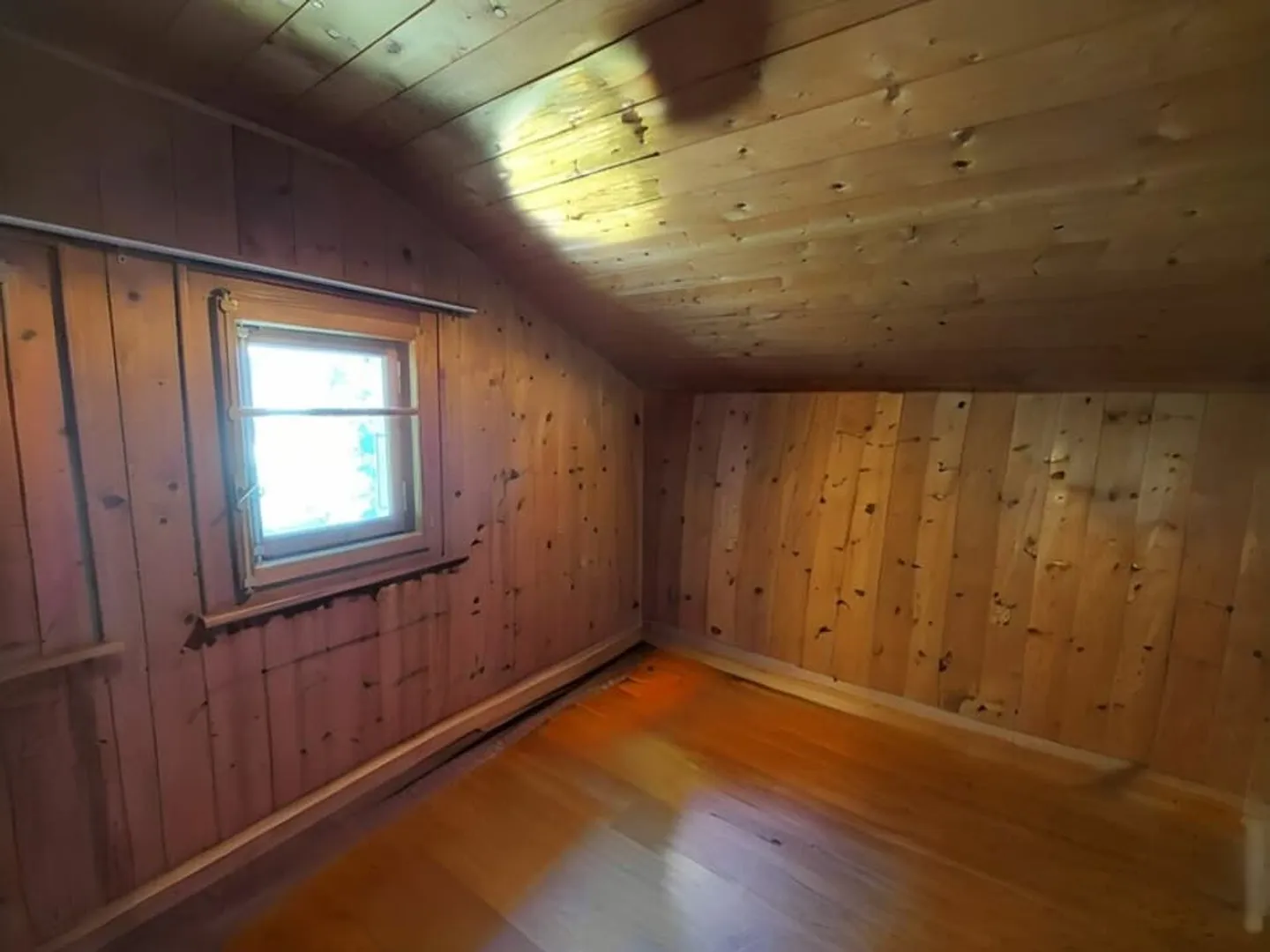 Chalet with exceptional panoramic view and large garden - Photo 11 of 13