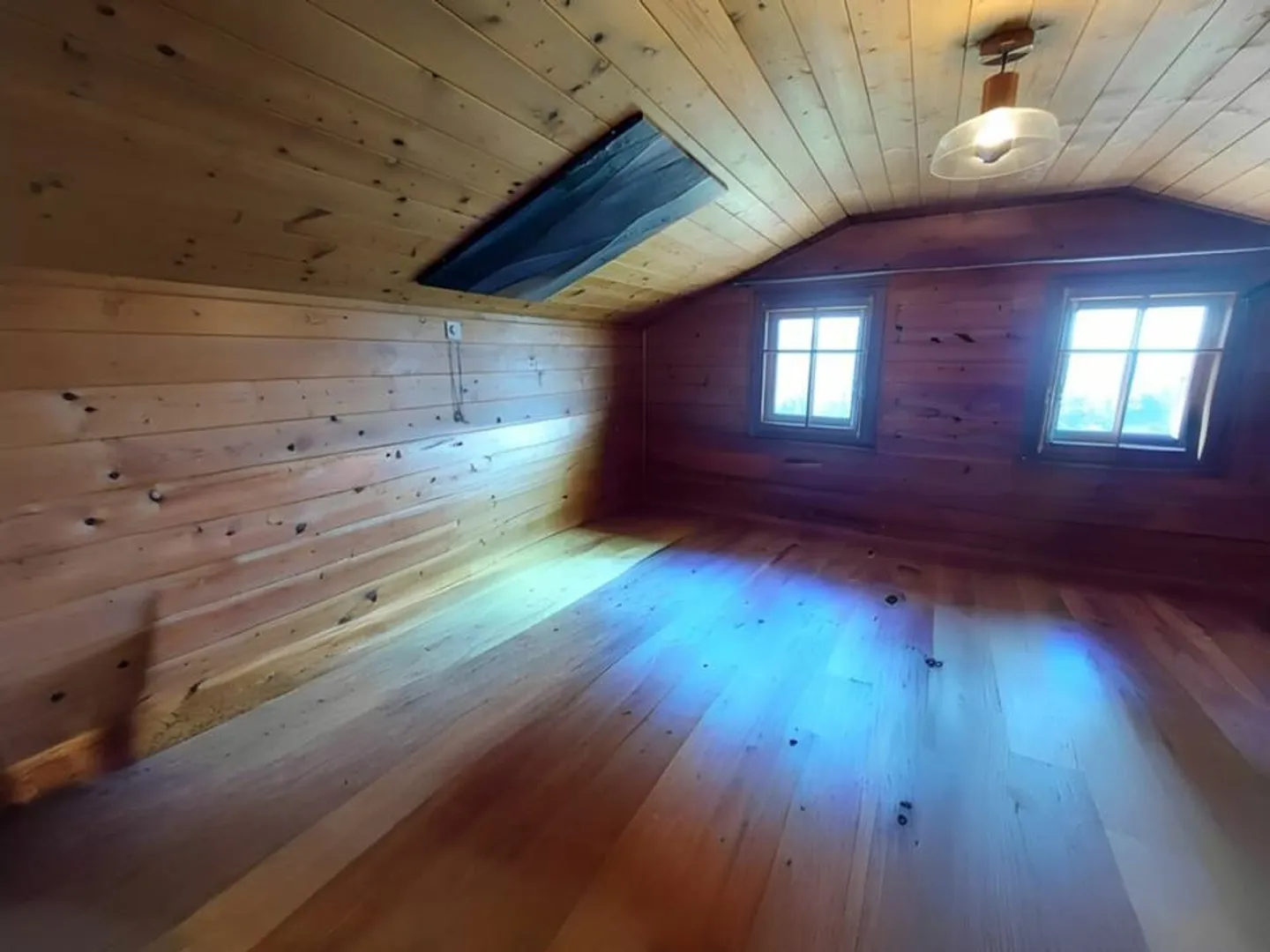 Chalet with exceptional panoramic view and large garden - Photo 12 of 13