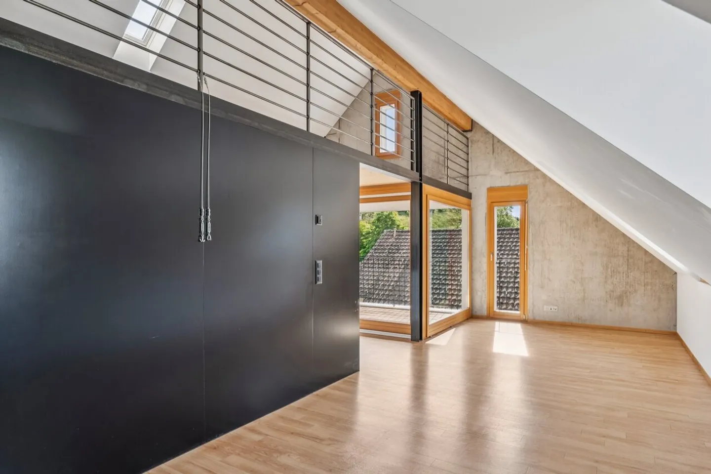 Modern penthouse loft with gallery and loggia - Photo 3 of 6