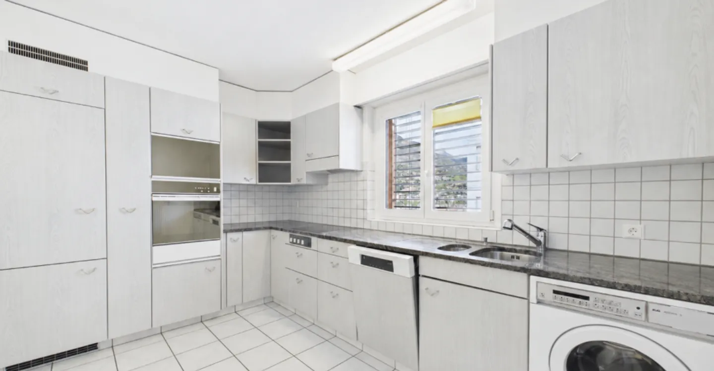 Spacious Penthouse Apartment with Panoramic Terrace - Brig - Photo 4 of 12