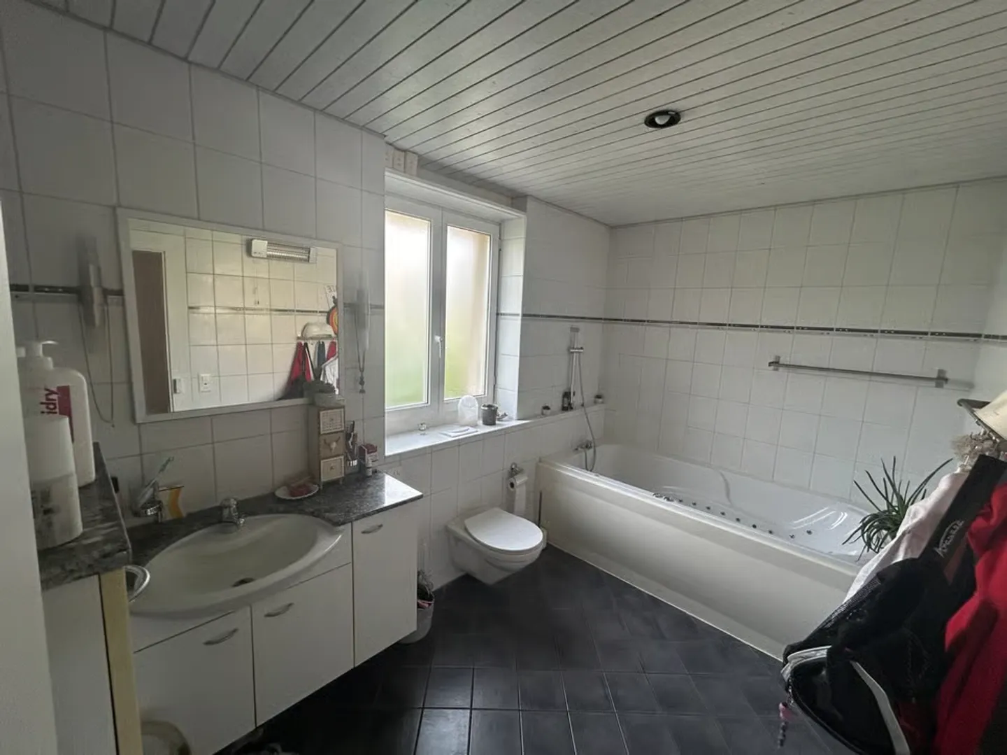 Appartement duplex dans terrasse et jardin - Photo 10 sur 13