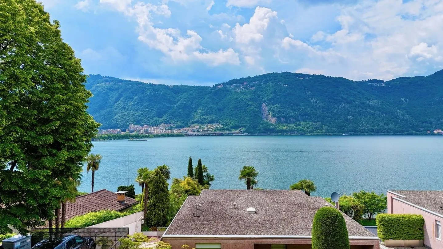 Apartment with Breathtaking Lake View for Sale in Bissone - Photo 4 of 21
