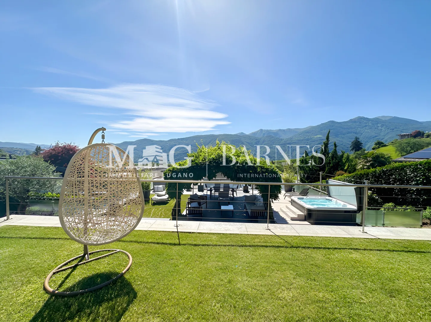 Villa élégante dans la magie de la colline de Comano - Photo 6 sur 15