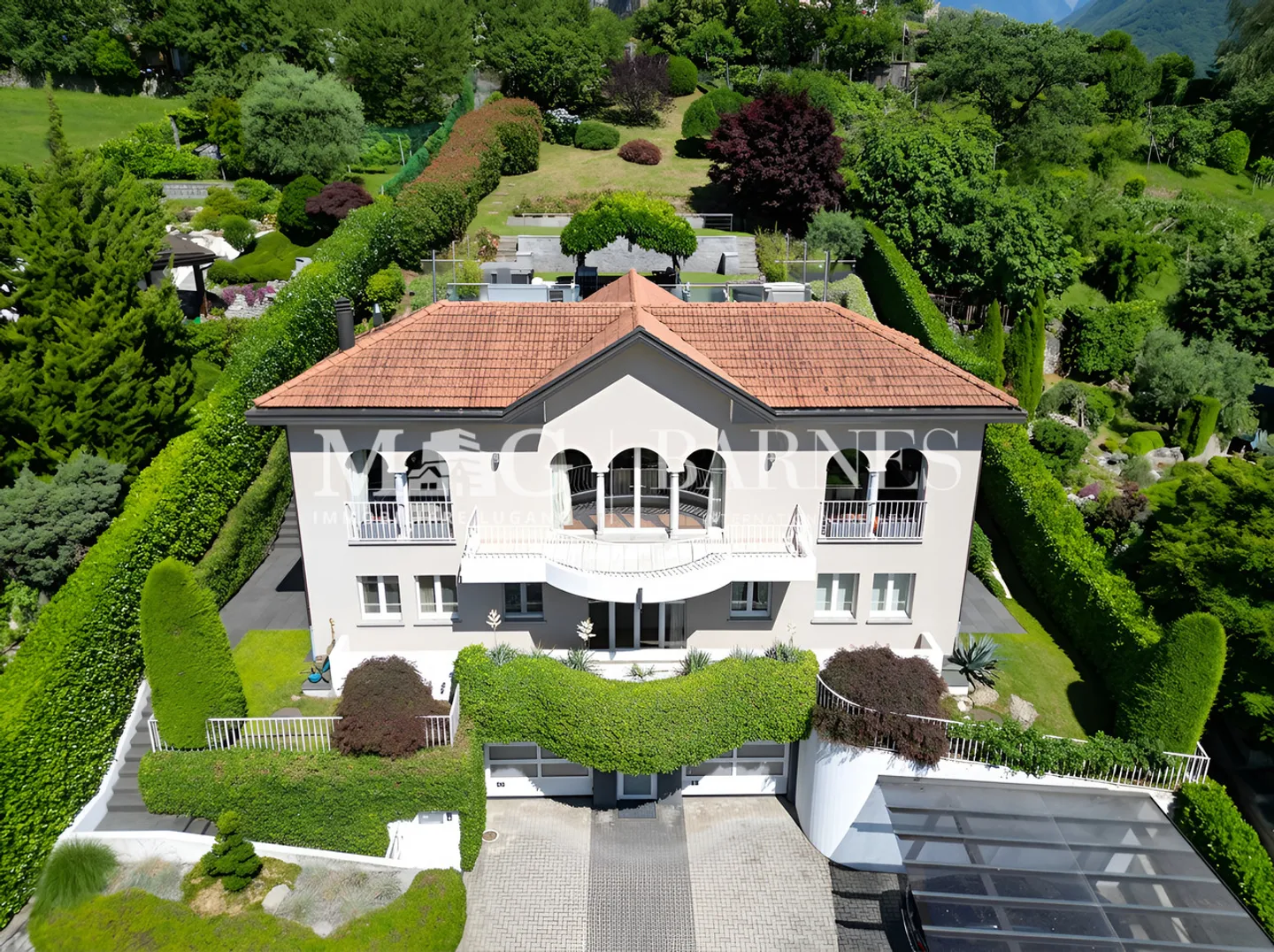 Villa élégante dans la magie de la colline de Comano - Photo 9 sur 15