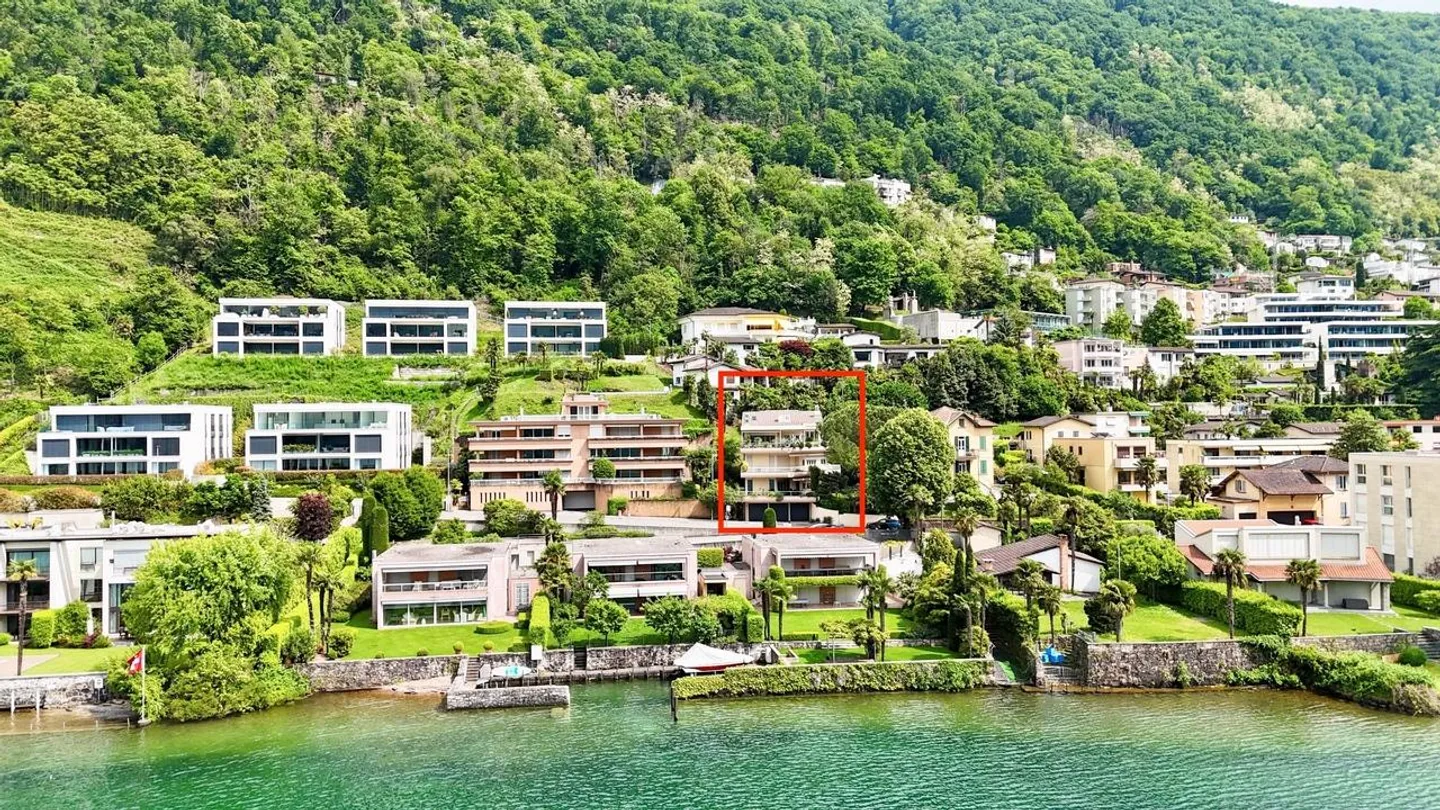 Apartment with Breathtaking Lake View for Sale in Bissone - Photo 1 of 21