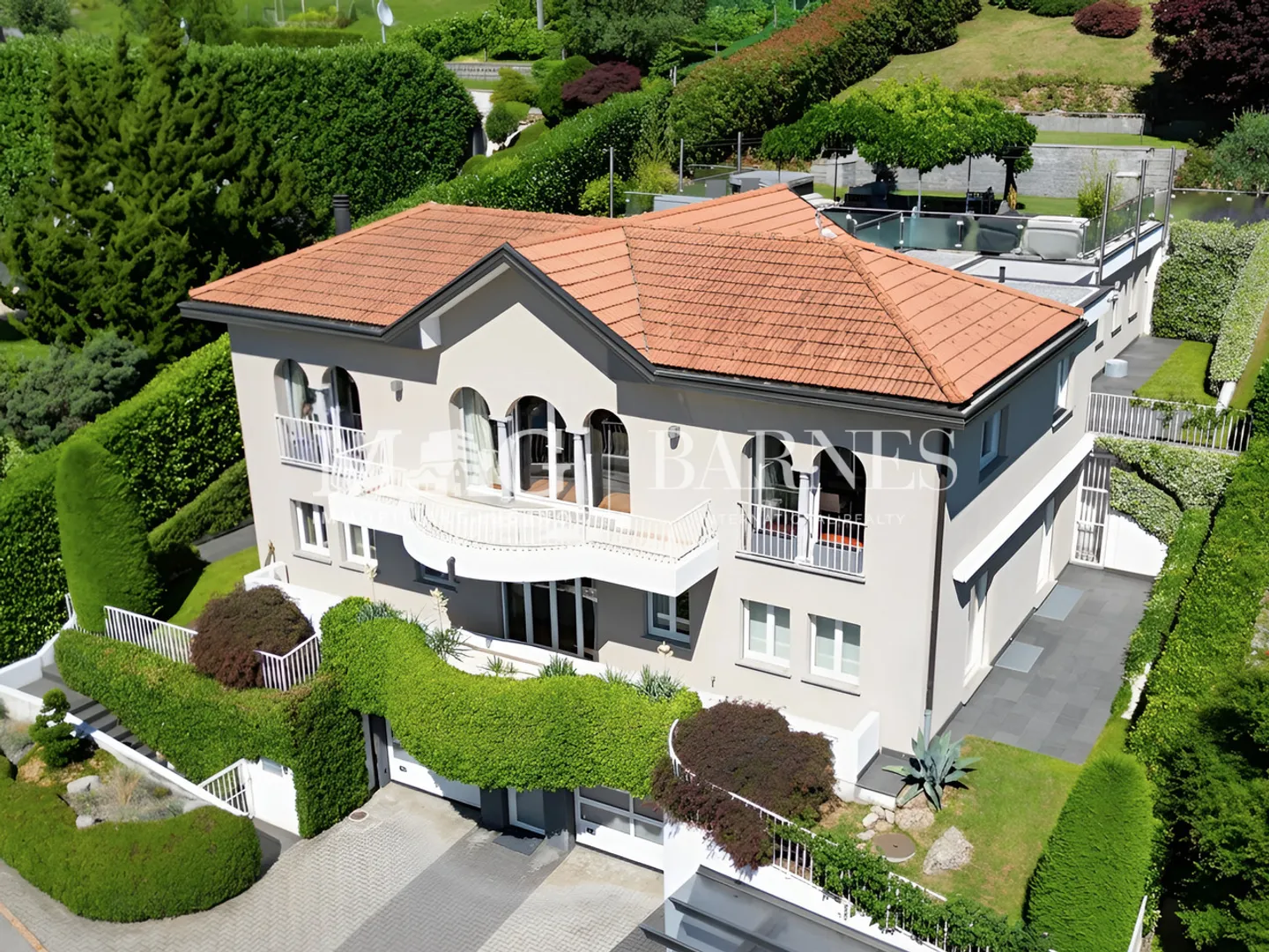 Villa élégante dans la magie de la colline de Comano - Photo 1 sur 15