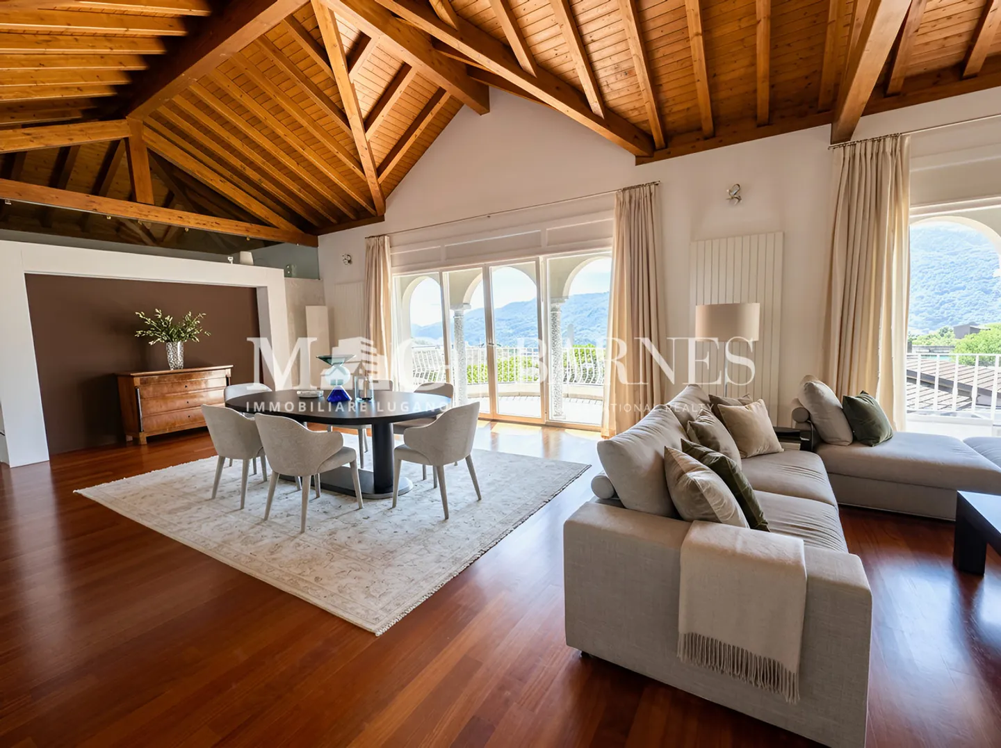 Villa élégante dans la magie de la colline de Comano - Photo 2 sur 15