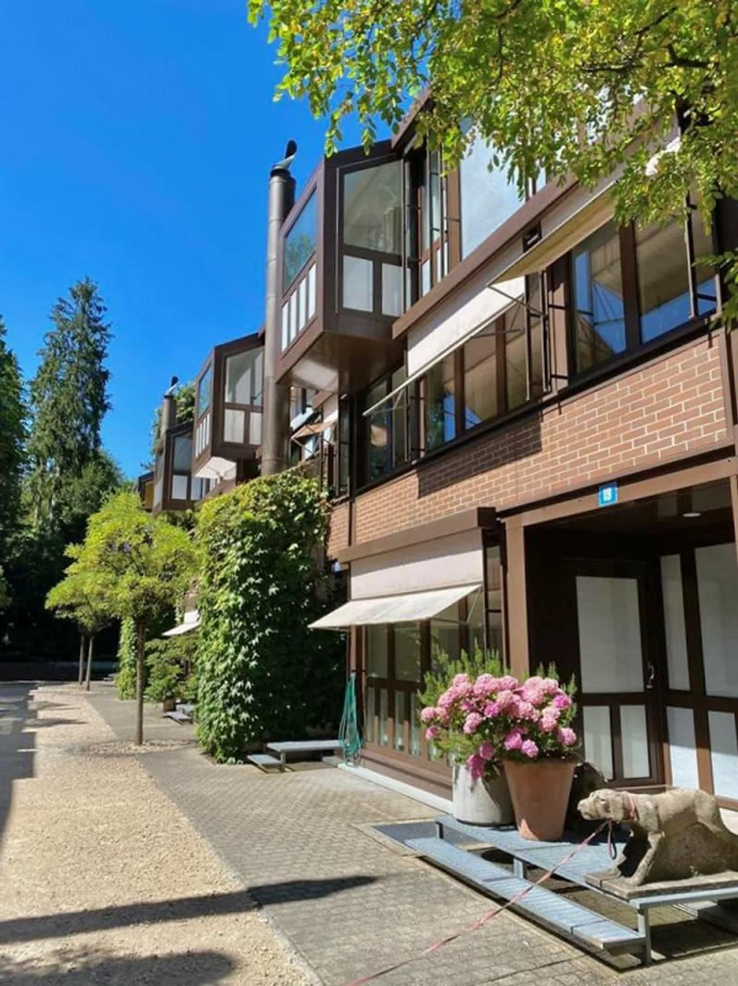 Casa a schiera unifamiliare con giardino e terrazza sul tetto Seefeld Zurigo - Foto 1 di 19
