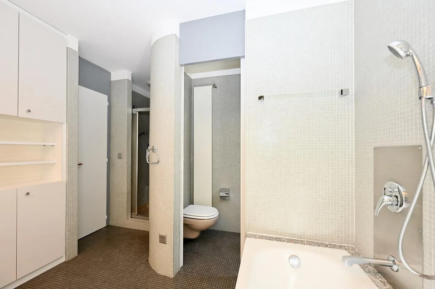 Apartment with Breathtaking Lake View for Sale in Bissone - Photo 17 of 21