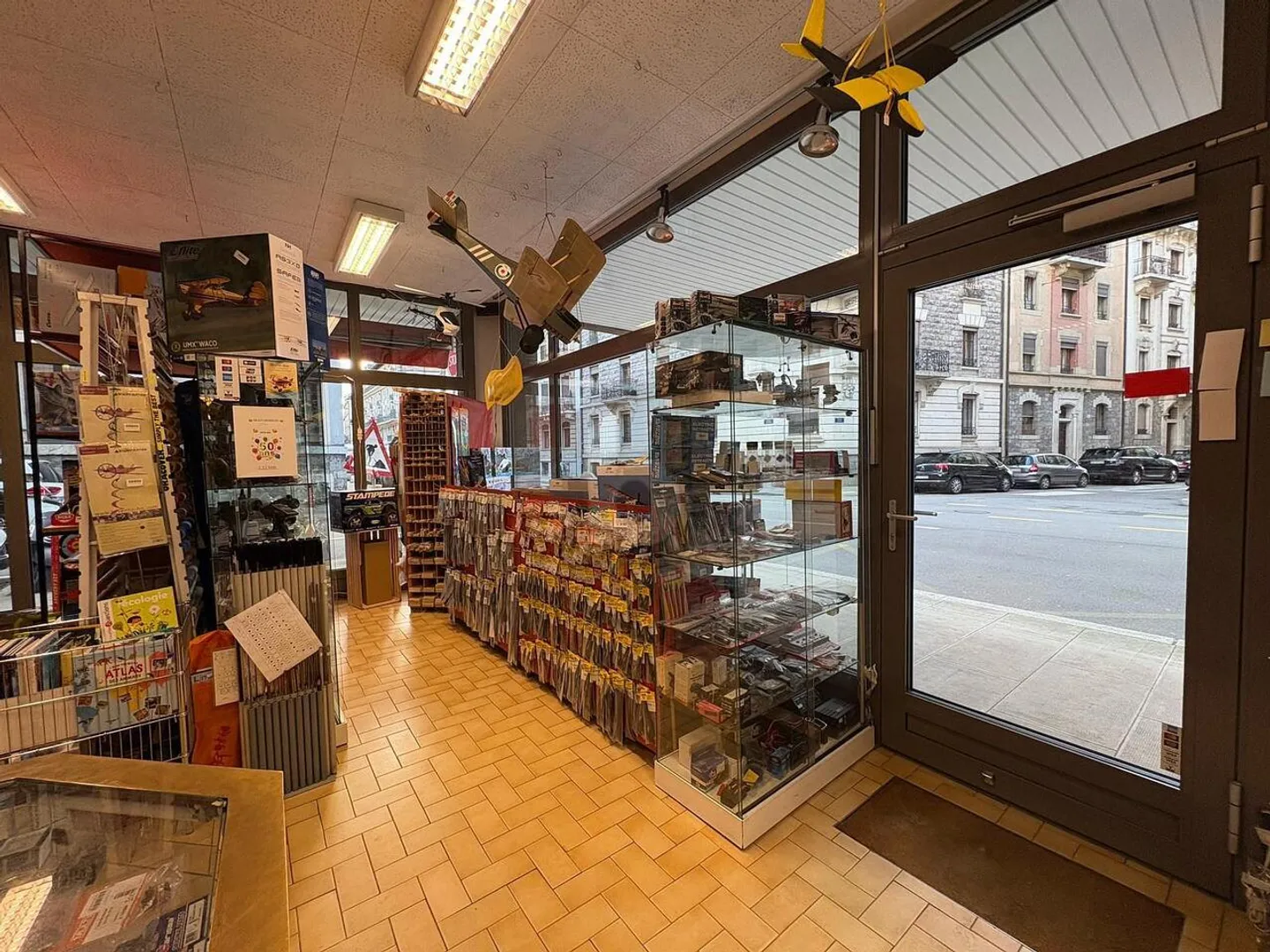 ARCADE IN THE CENTER OF EAUX-VIVES - Photo 2 of 5