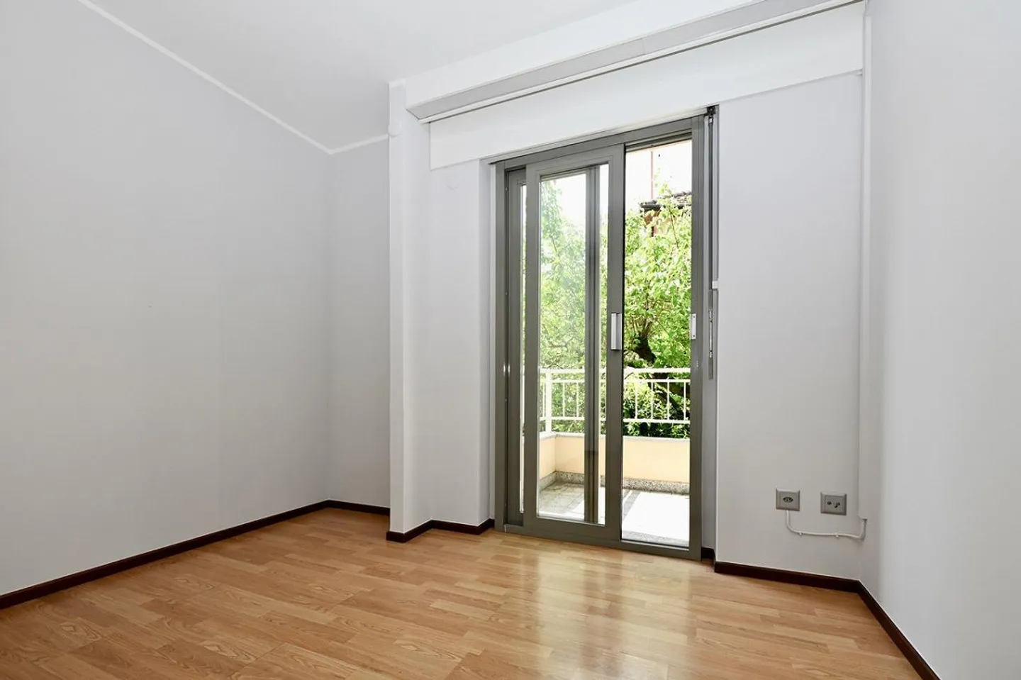 Apartment with Breathtaking Lake View for Sale in Bissone - Photo 20 of 21