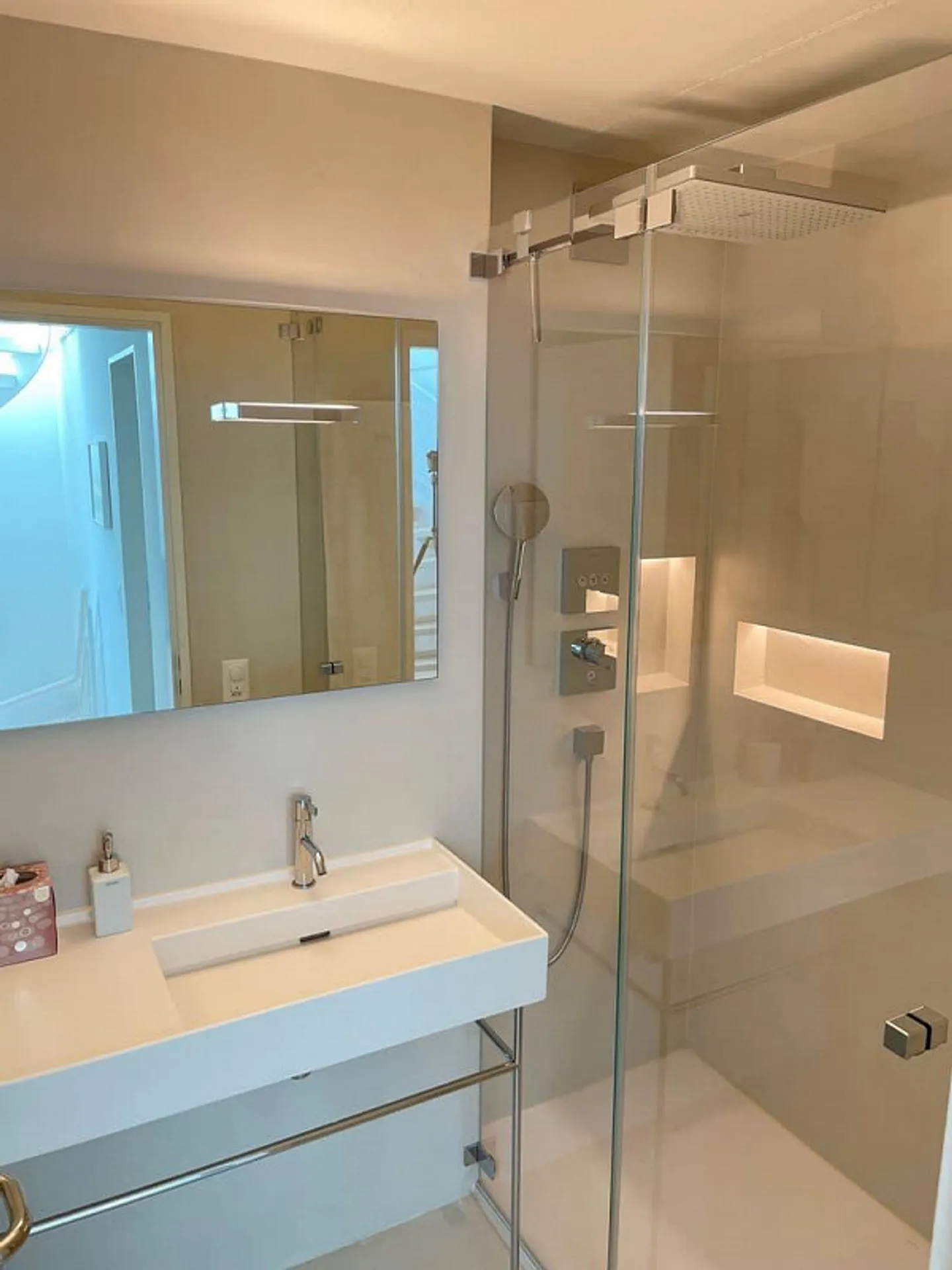 Casa a schiera unifamiliare con giardino e terrazza sul tetto Seefeld Zurigo - Foto 16 di 19