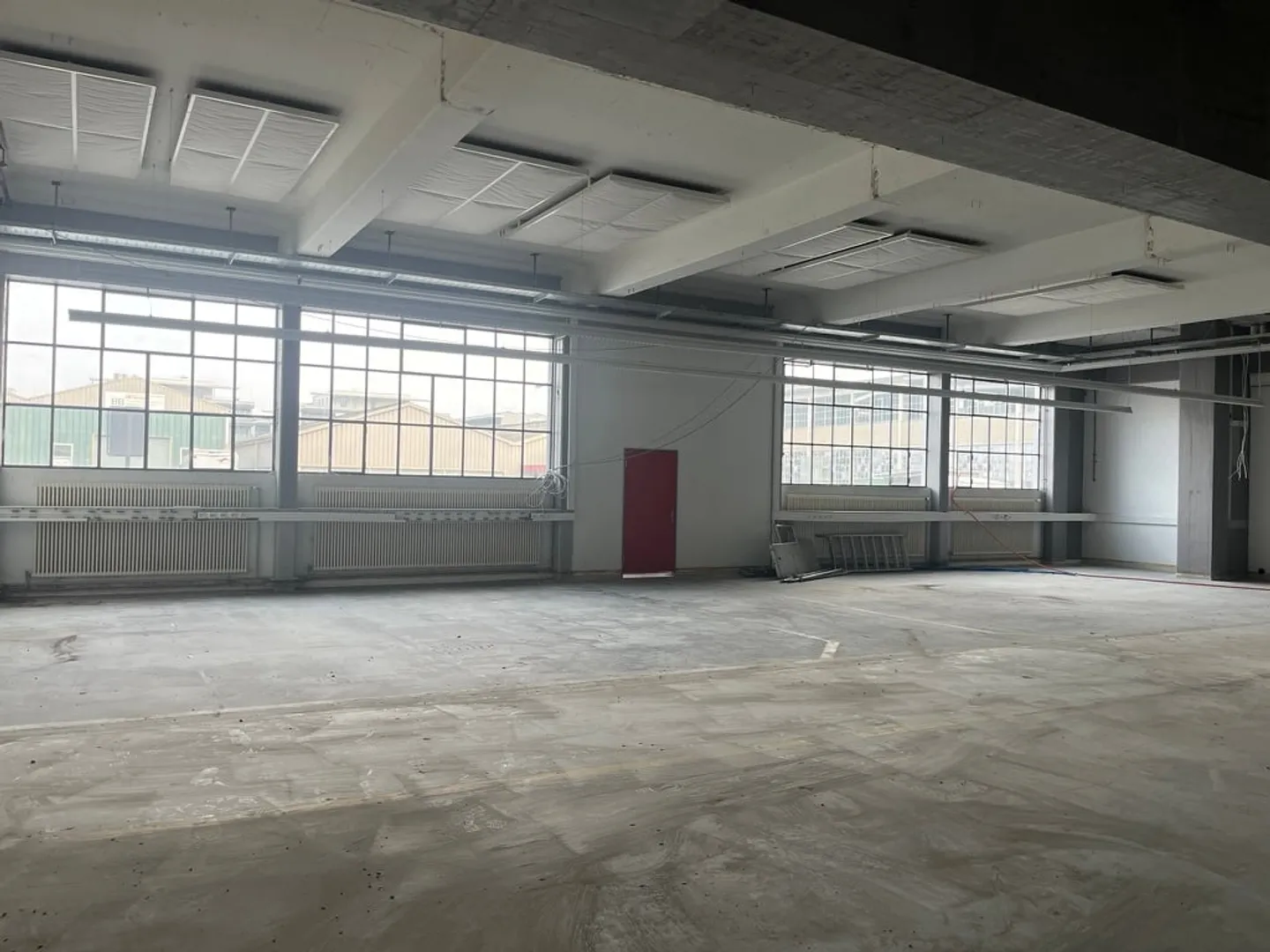 Circa 1.300 m2 di spazio vendita e eventi per uso ricreativo - Foto 2 di 3