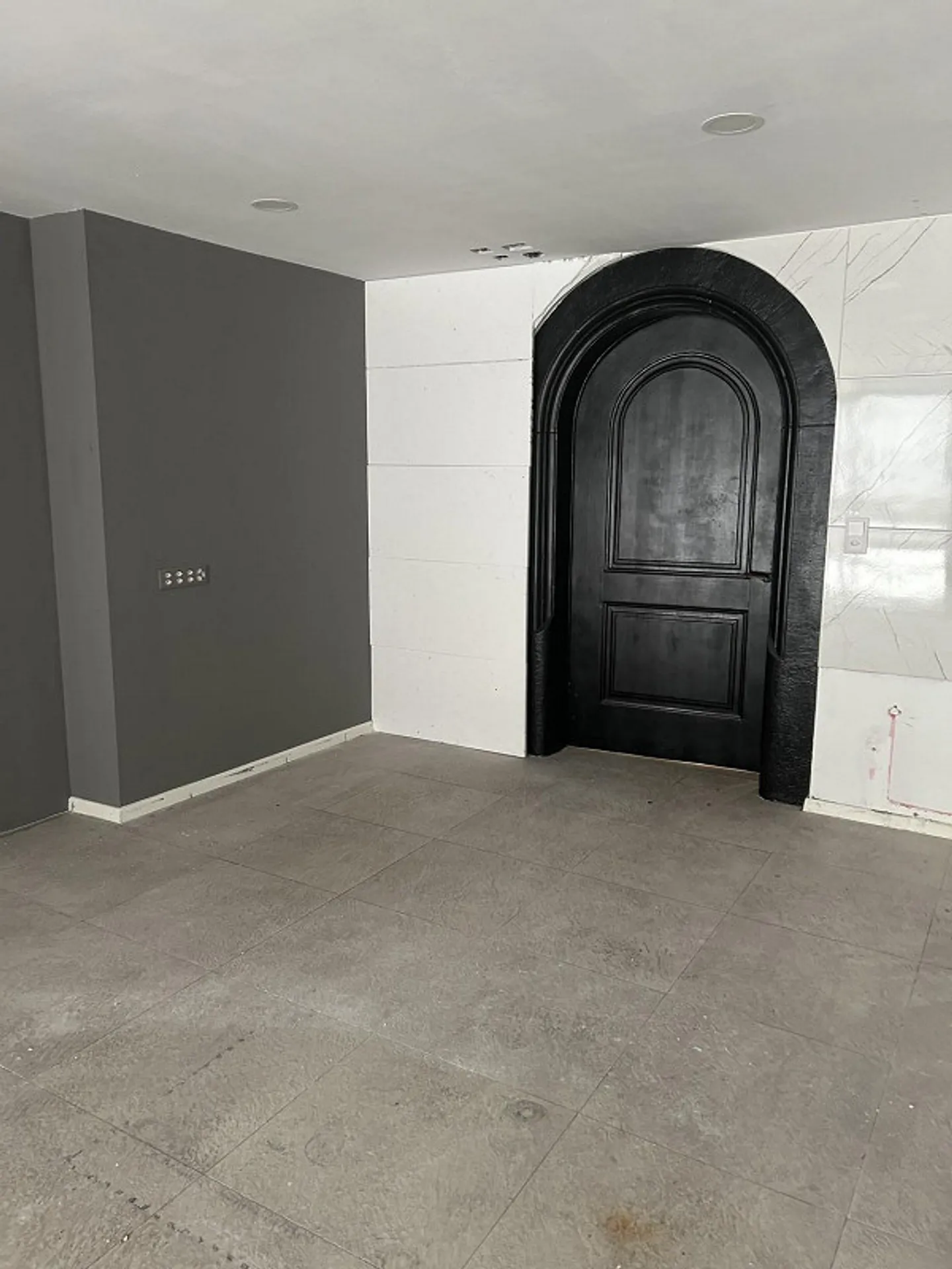 Commercial Space - Photo 3 of 7