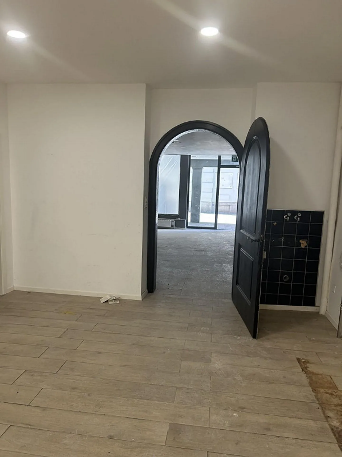 Commercial Space - Photo 6 of 7