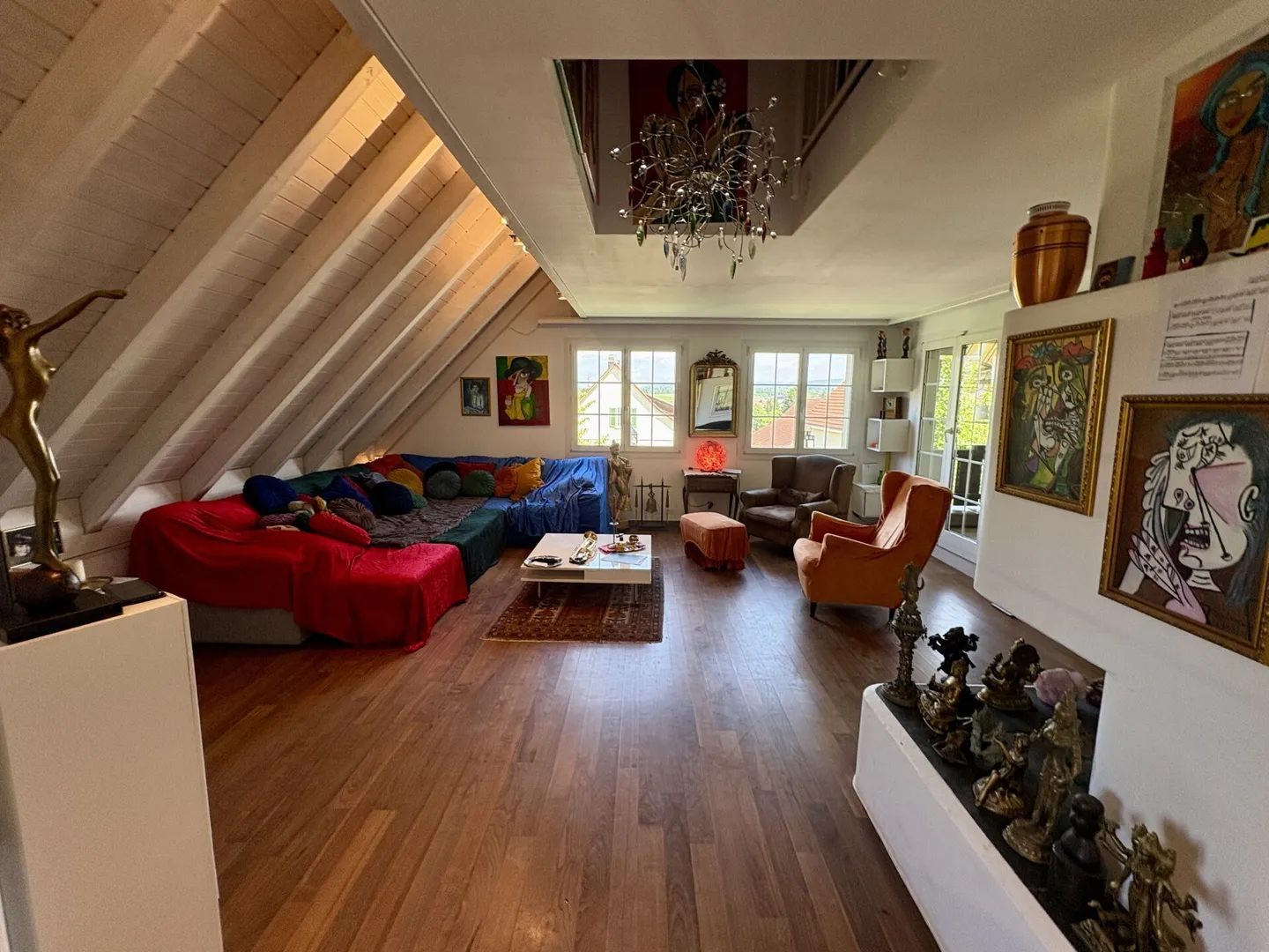 Appartement de luxe sur trois niveaux avec beaucoup de lumière - Photo 2 sur 13