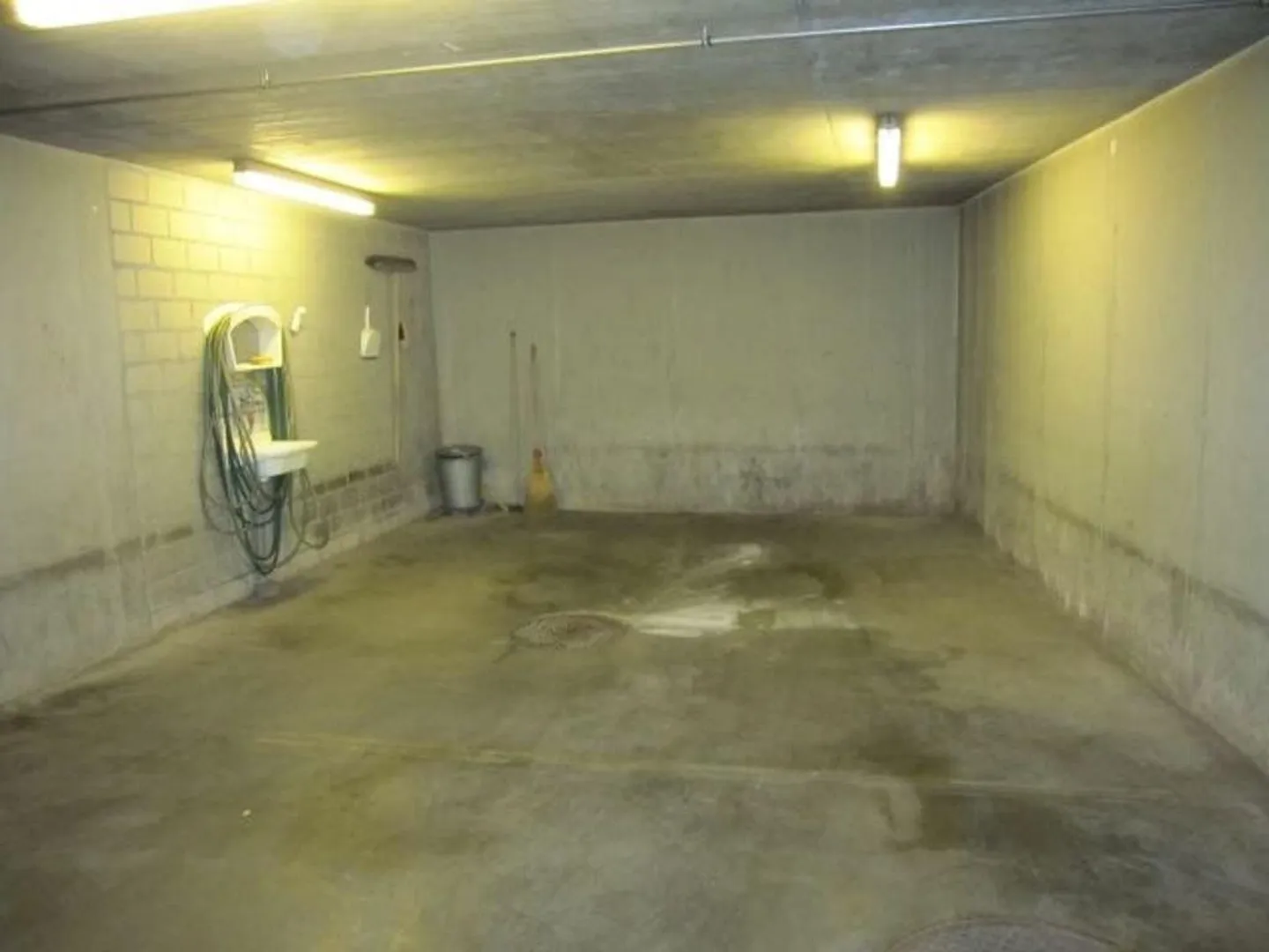 Place de parking près de Bern-Ostring - Photo 2 sur 2