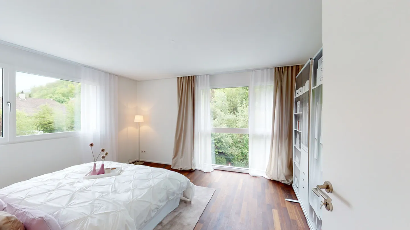 APPARTEMENT MODERNE DE 4,5 PIÈCES DANS UN ENDROIT CALME - Photo 6 sur 9