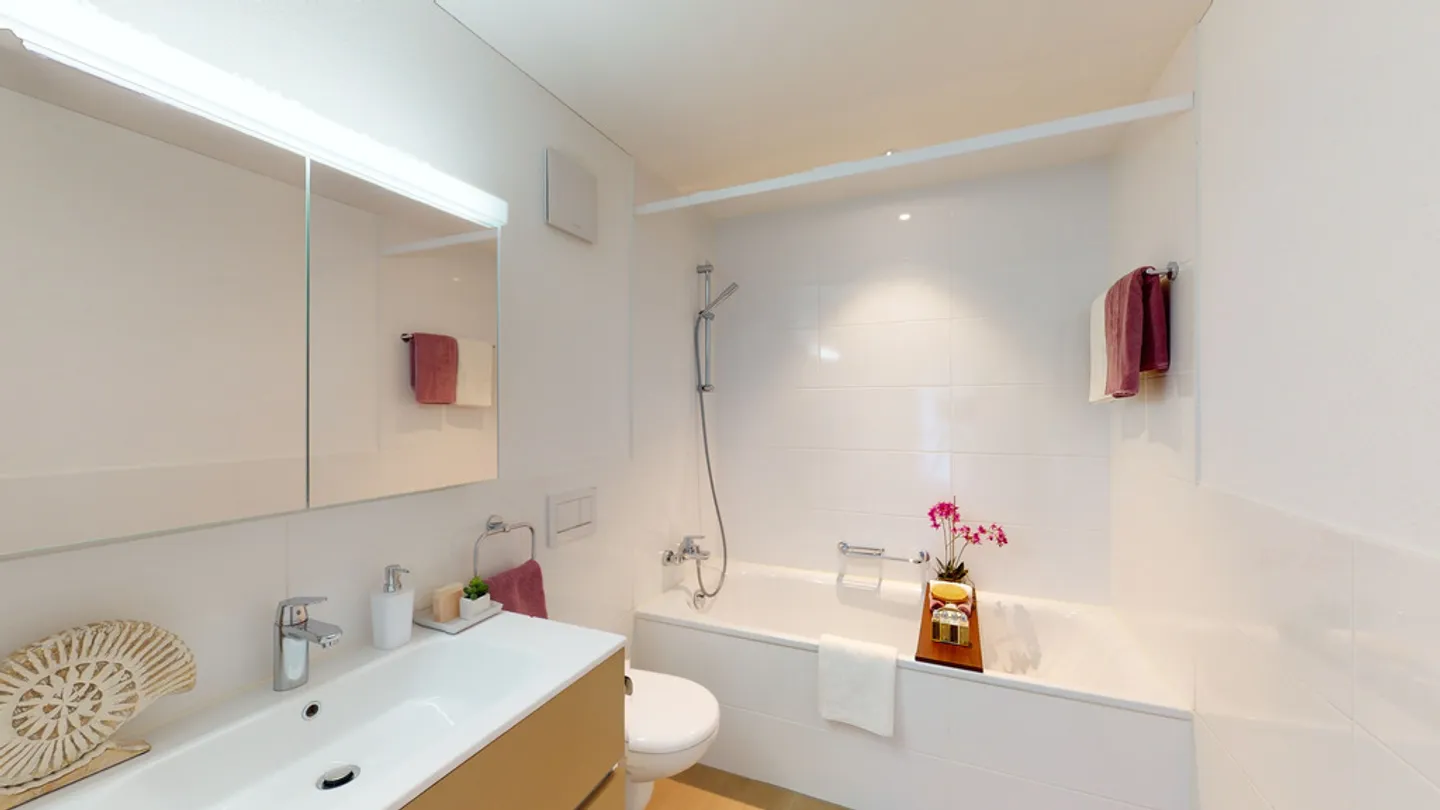 APPARTEMENT MODERNE DE 4,5 PIÈCES DANS UN ENDROIT CALME - Photo 8 sur 9