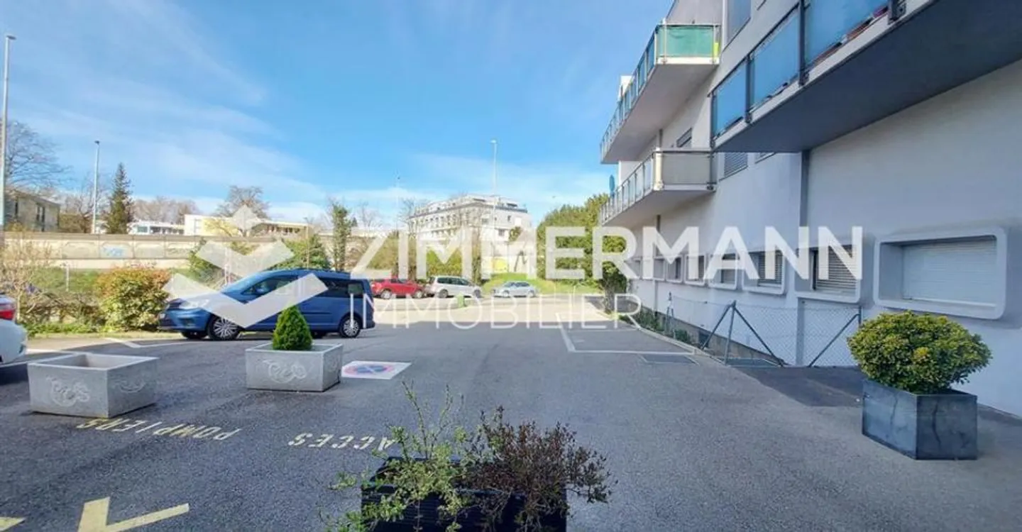 Außenparkplatz Verfügbar - Foto 2 von 3