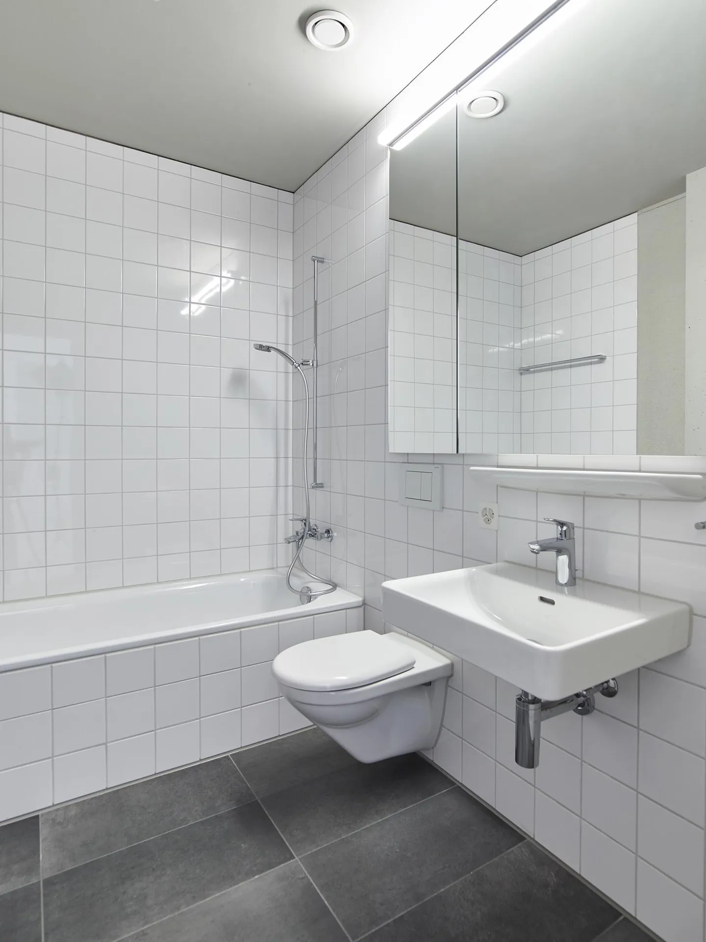 Dreamlike 2.5-room apartment with generous 94 m² and 41 m² terrace - Photo 5 of 5