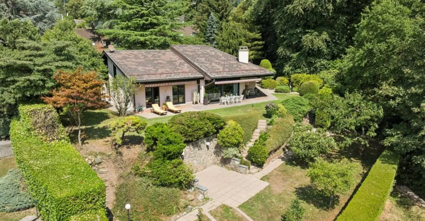 Villa Charmante avec Vue sur le Lac - Photo 1 sur 13
