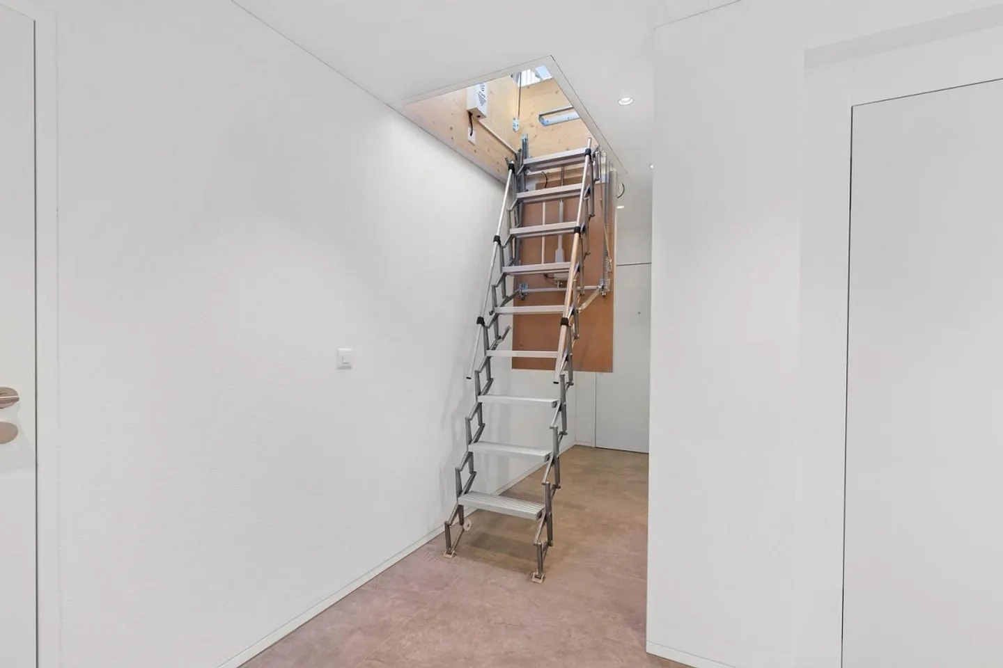 Penthouse mit atemberaubender Dachterrasse - Foto 4 von 12