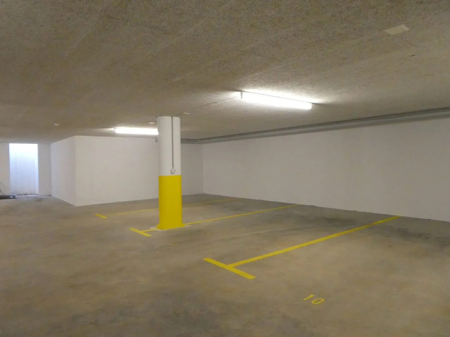 Posto auto in garage sotterranea in affitto - Foto 2 di 3