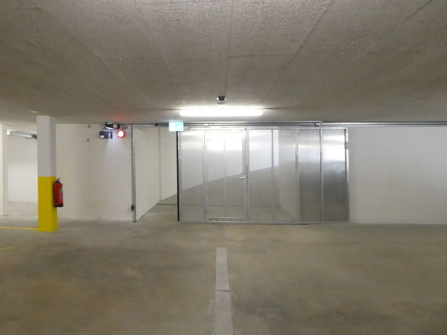Posto auto in garage sotterranea in affitto - Foto 3 di 3