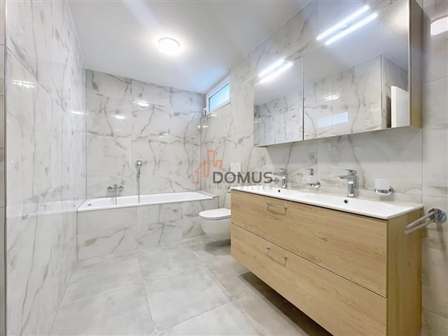 Appartement moderne avec terrasse et jardin privatif - Photo 8 sur 11