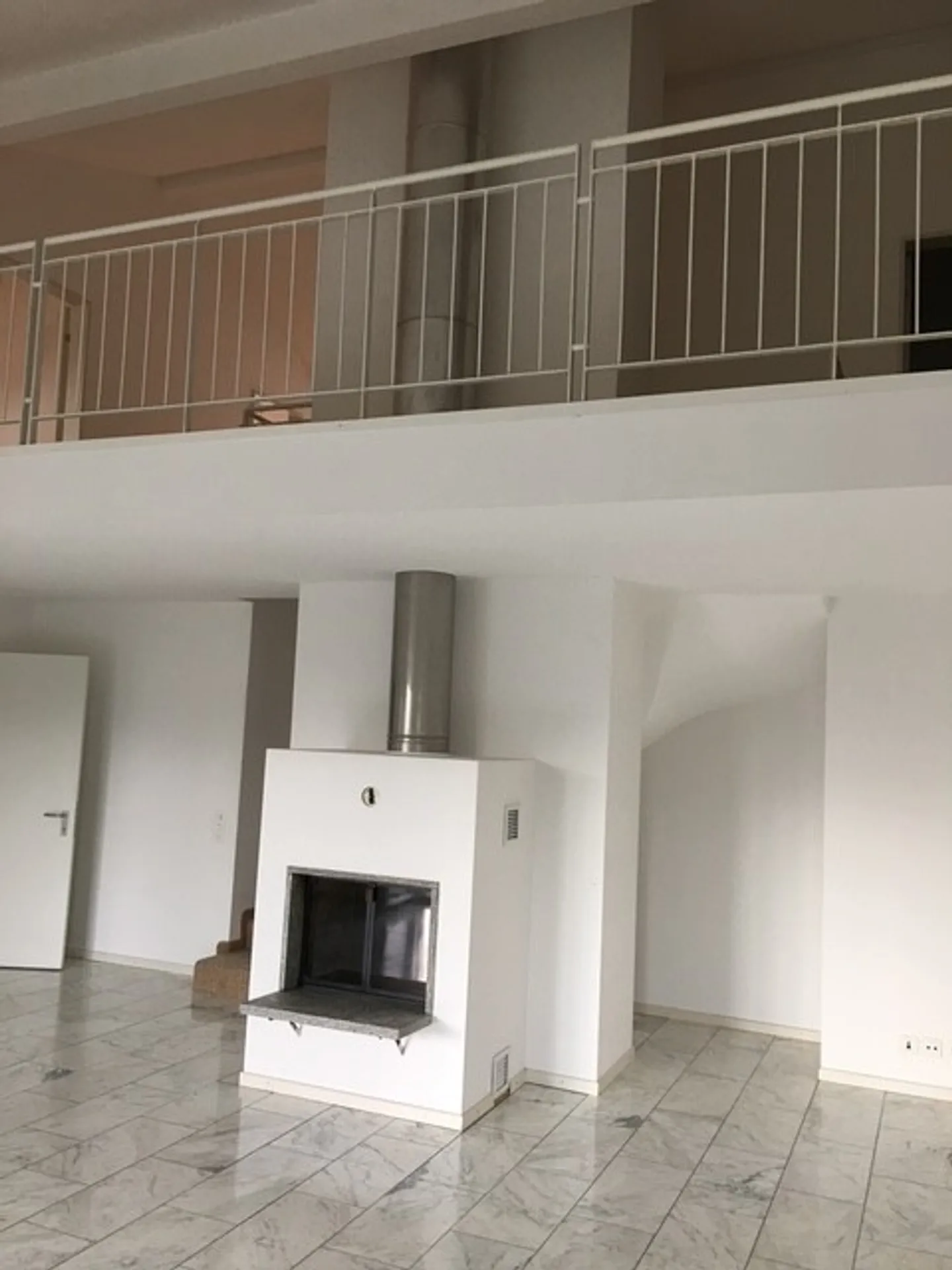 8-room apartment - Photo 2 of 13