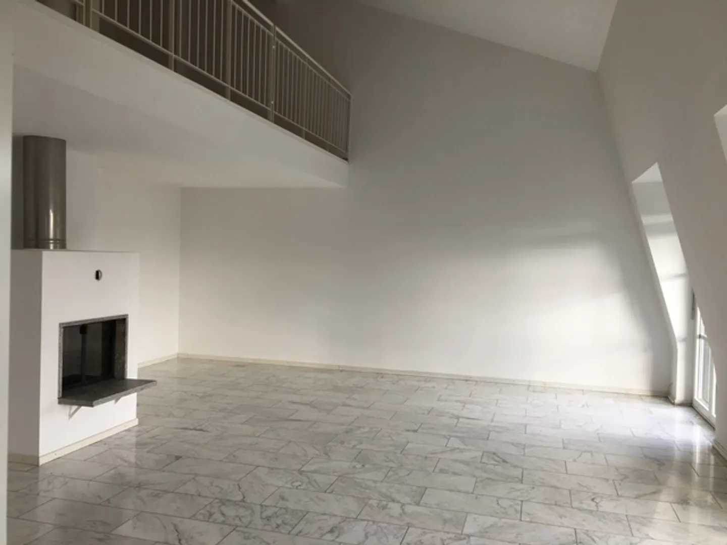 8-room apartment - Photo 3 of 13