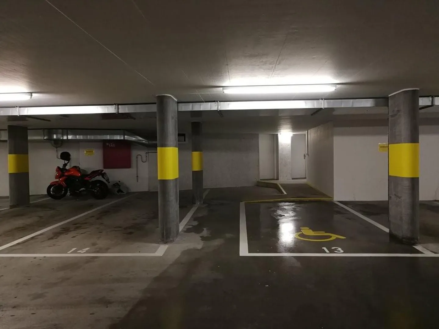 Posto auto sotterraneo a Studen - Foto 3 di 3