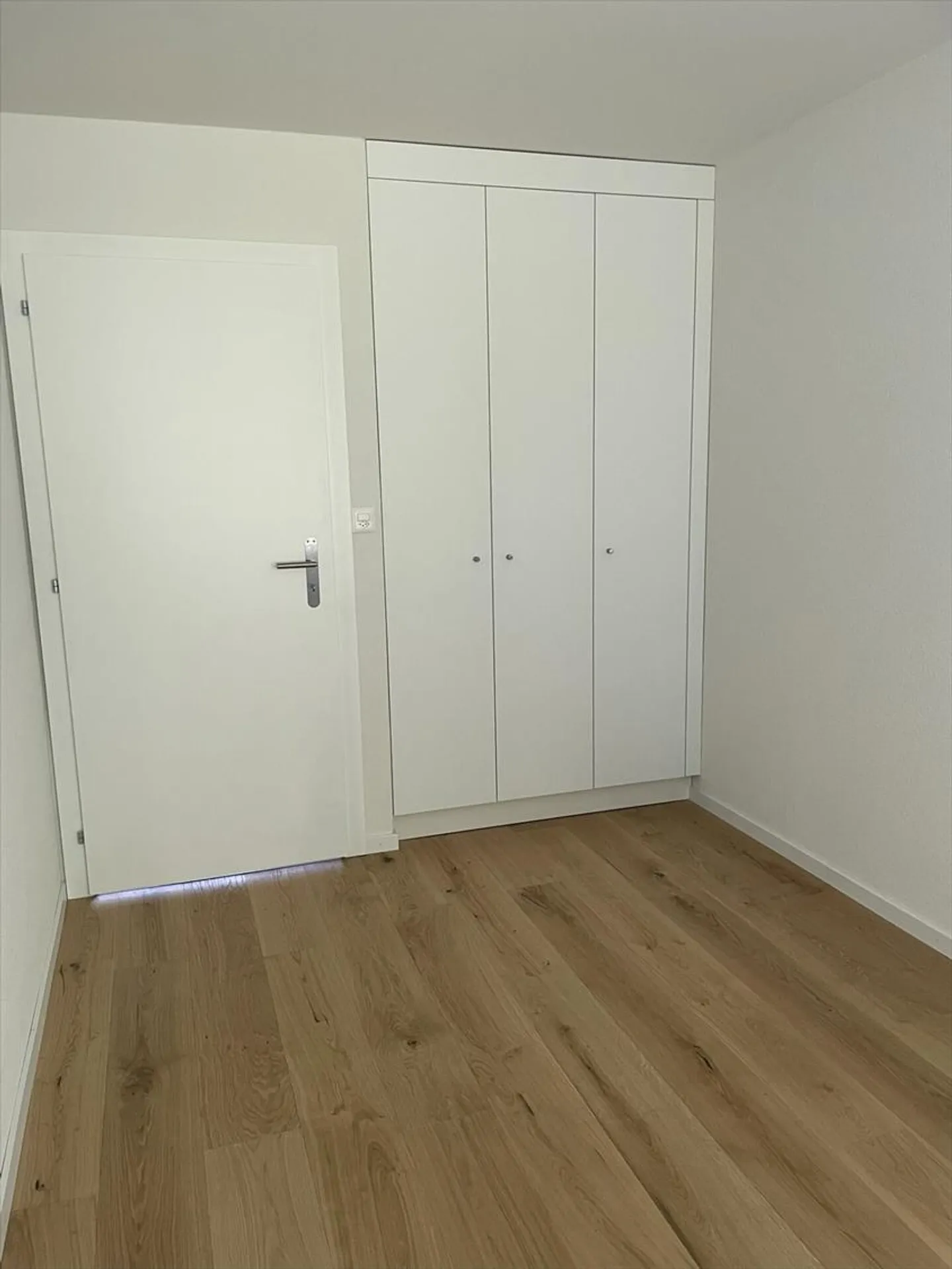 Bellissimo appartamento completamente ristrutturato con balcone e vista sulle Alpi - Foto 10 di 13