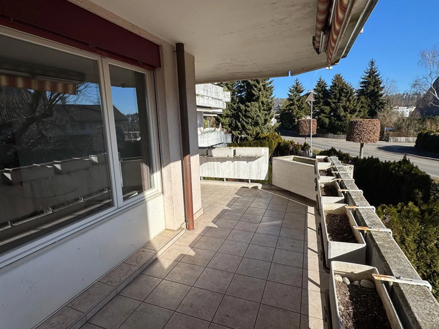 Appartement confortable de 3,5 pièces au 1er étage à Bassersdorf - Photo 2 sur 11