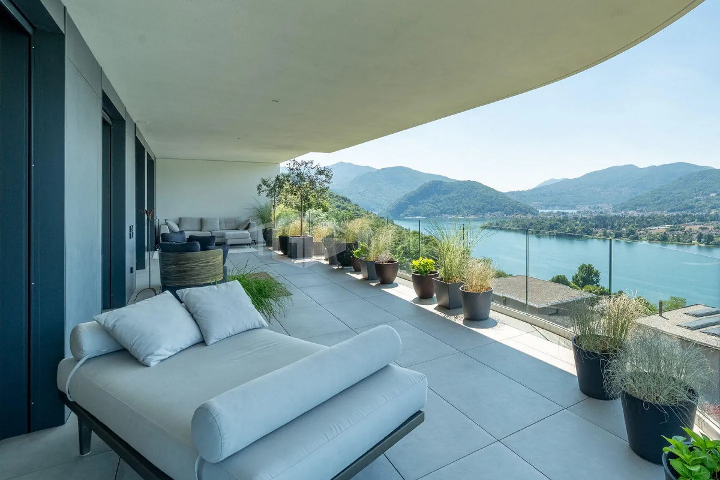 Penthouse mit Atemberaubendem Seeblick - Foto 2 von 12
