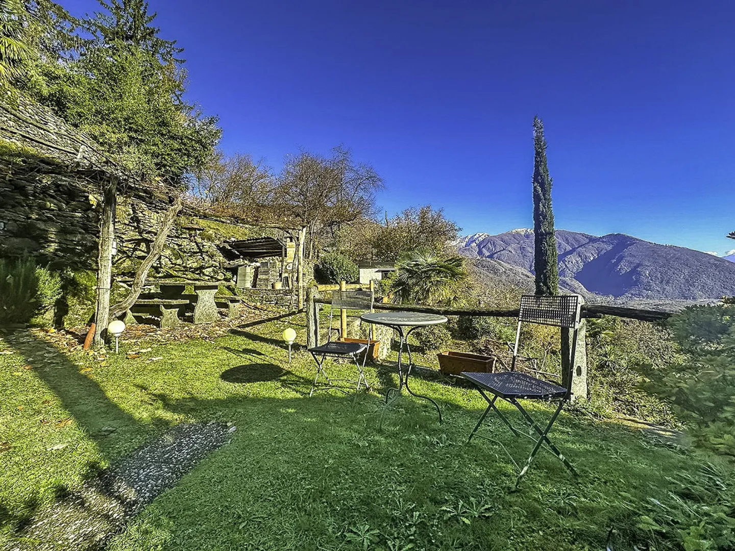 Centovalli - Typical Ticinese House - Sun All Year Round and Dream Garden - Photo 2 of 14