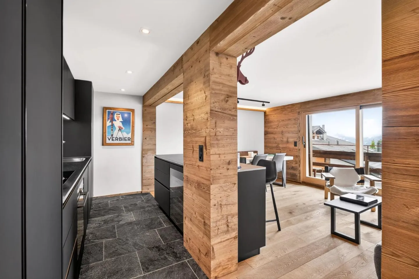 3.5 Room Apartment - Photo 2 of 13