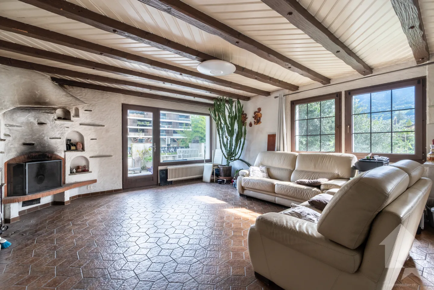 Villa indipendente da ristrutturare con 7,5 stanze - Foto 2 di 13