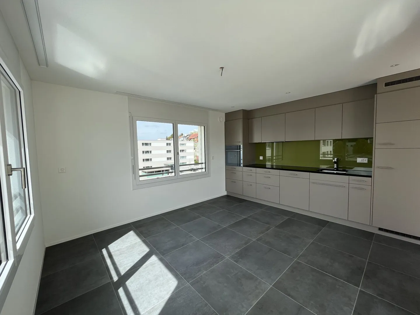 Dreamlike 3.5-room penthouse apartment with two terraces - Photo 1 of 14