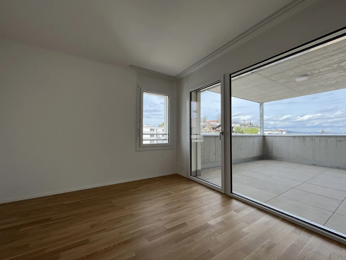 Dreamlike 3.5-room penthouse apartment with two terraces - Photo 10 of 14