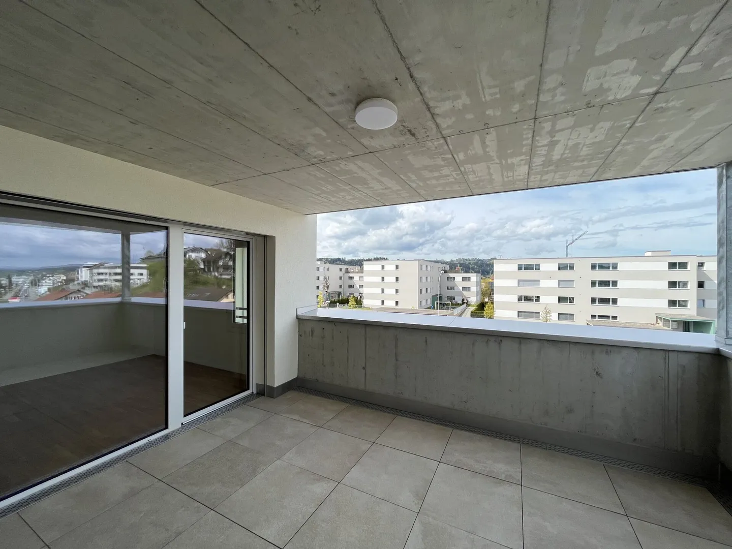 Dreamlike 3.5-room penthouse apartment with two terraces - Photo 11 of 14