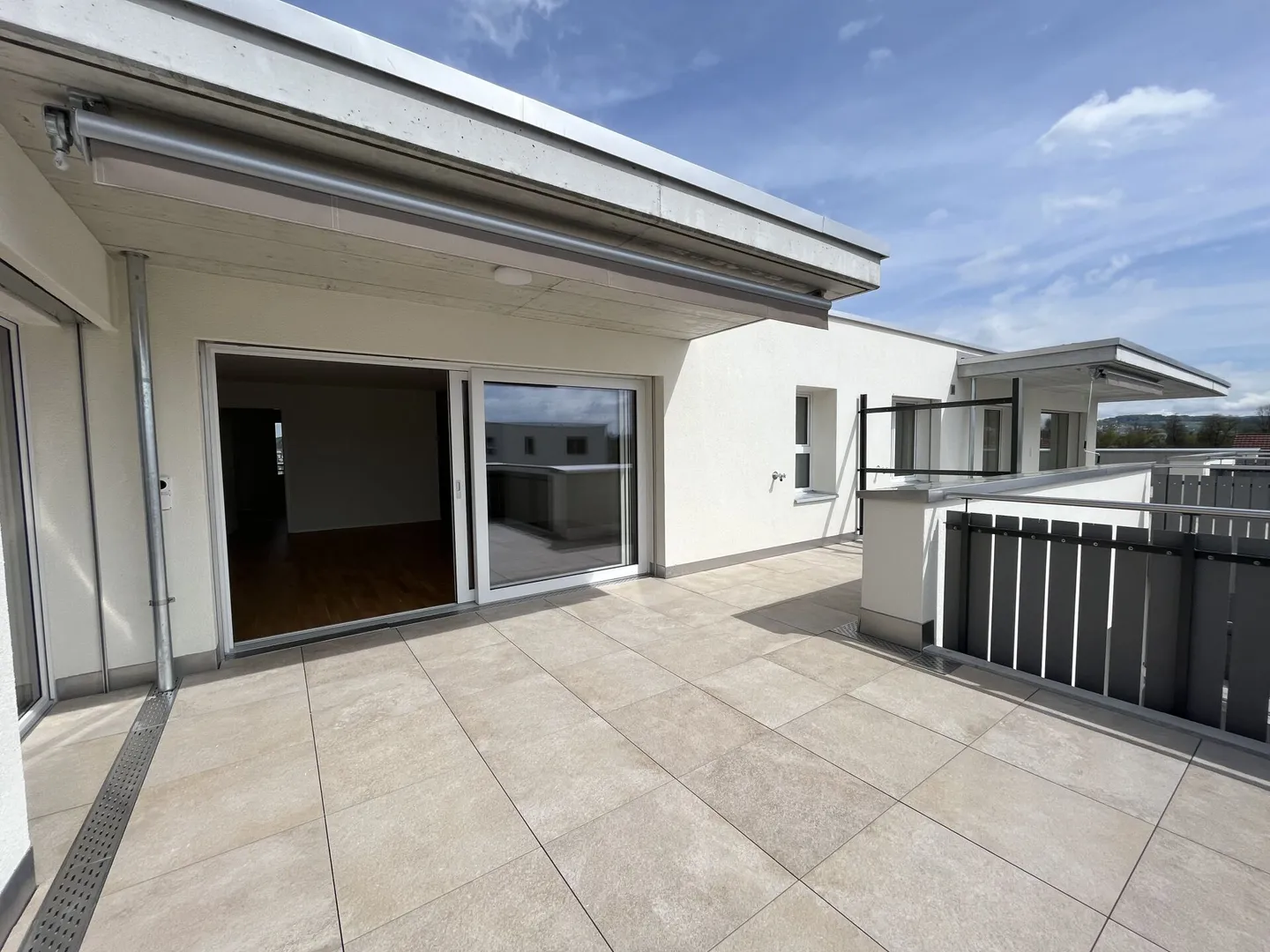 Dreamlike 3.5-room penthouse apartment with two terraces - Photo 13 of 14