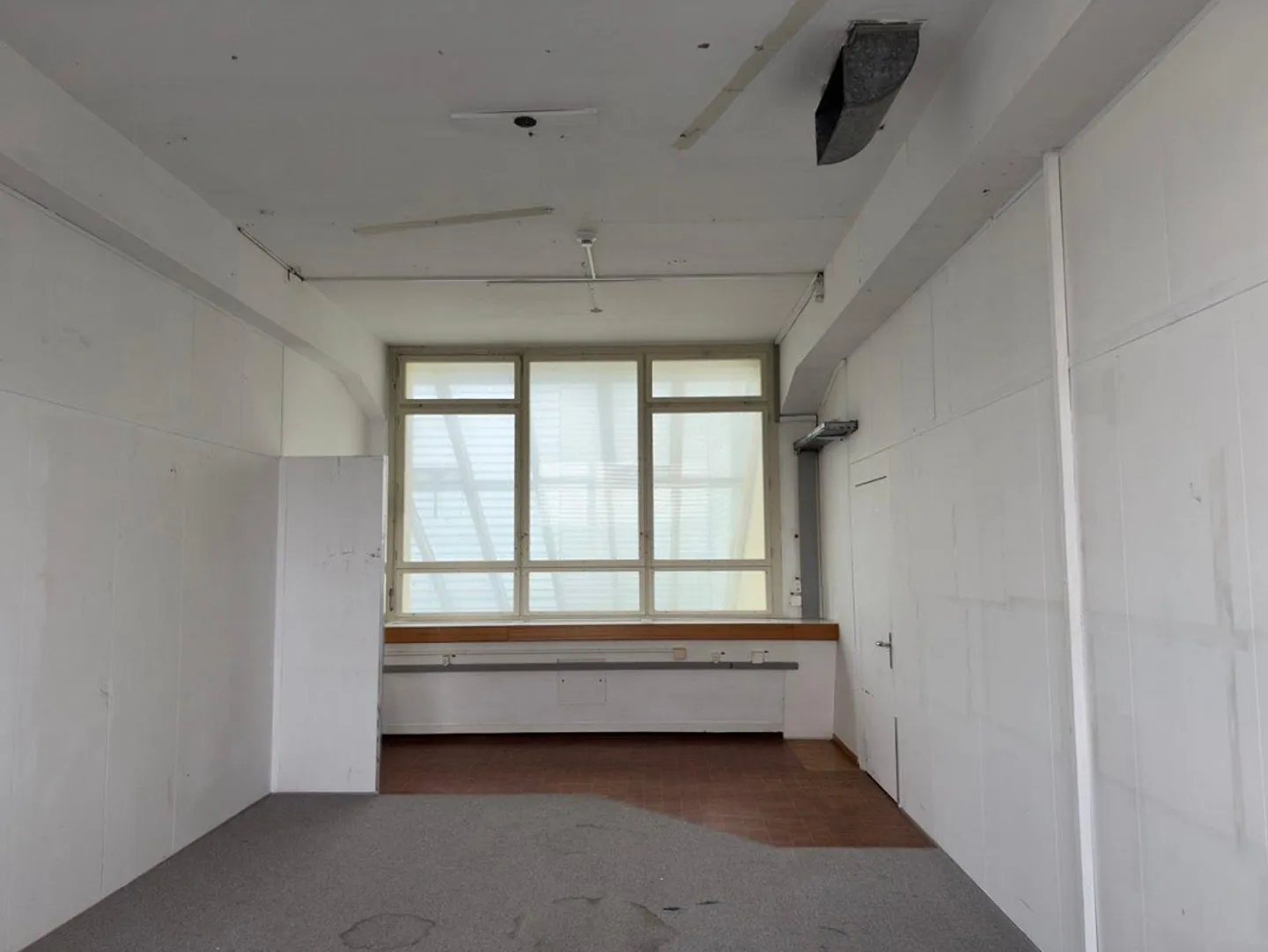 Attractive commercial space for rent in Solothurn - Photo 3 of 13