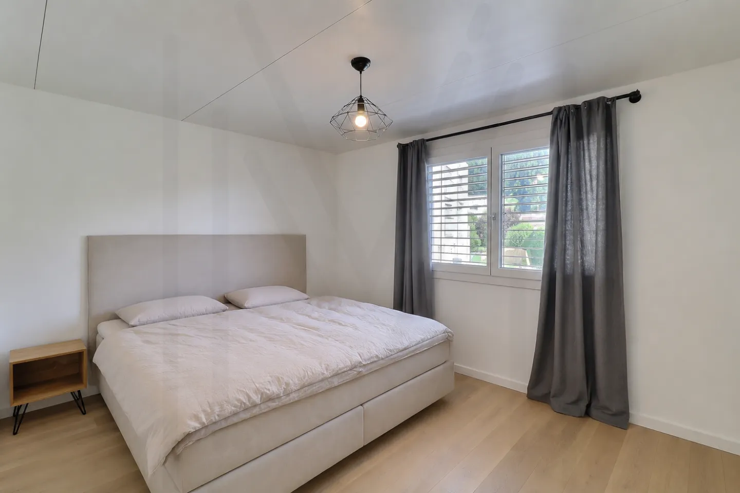 Contemporary Semi-Detached Home - Photo 9 of 12