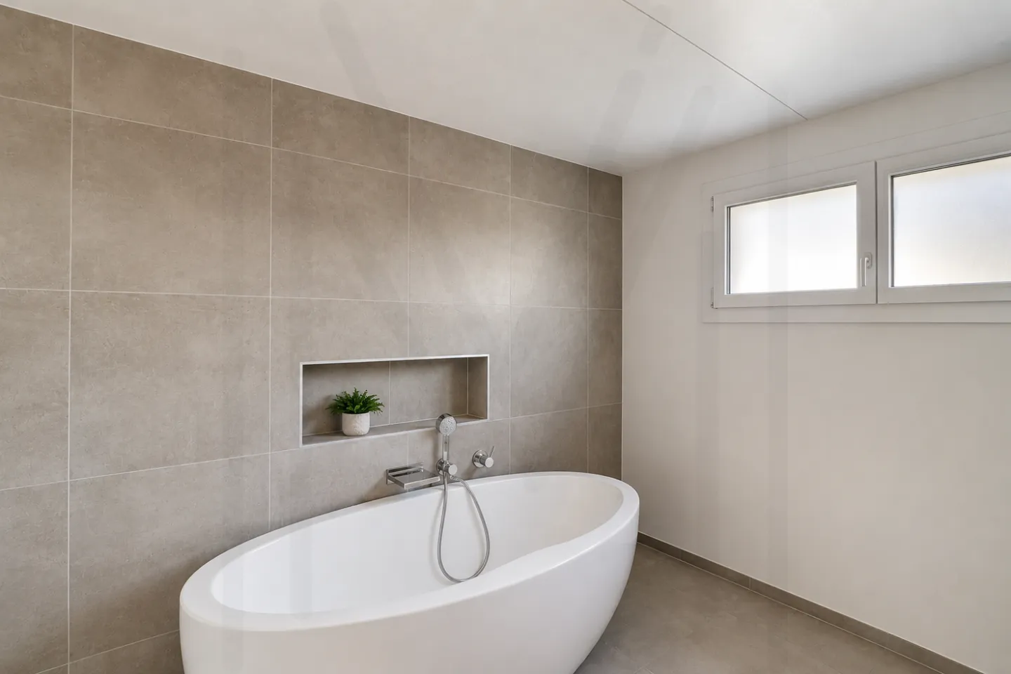Contemporary Semi-Detached Home - Photo 11 of 12